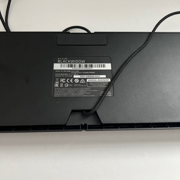 Razer BlackWidow Wired Gaming Mechanical Green Switch Keyboard Keyboard - Black - Picture 4 of 6